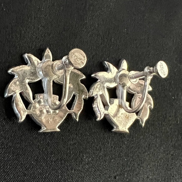 Women’s Vintage Marcasite Flower in a Vase Screwback Earrings - Picture 2 of 3